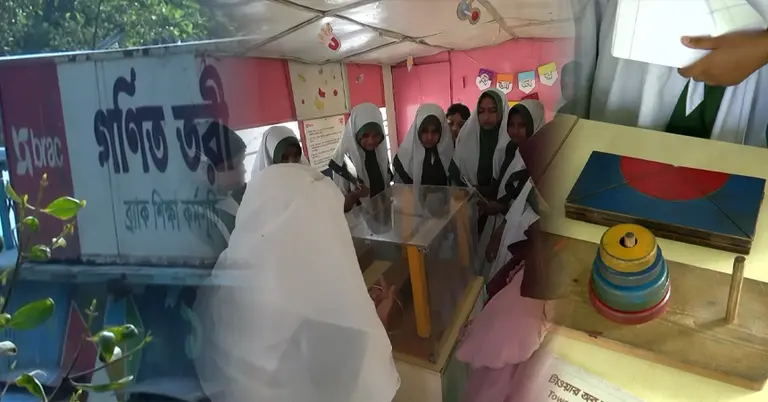 বরগুনায় ভাসমান স্কুল